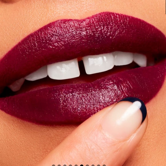 💋 WILD REBEL a MAC POWDER KISS VELVET BLUR SLIM STICK. RETAIL $28. **NIB - Picture 3 of 10